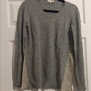 Elegant Gray Crew Neck Sweater